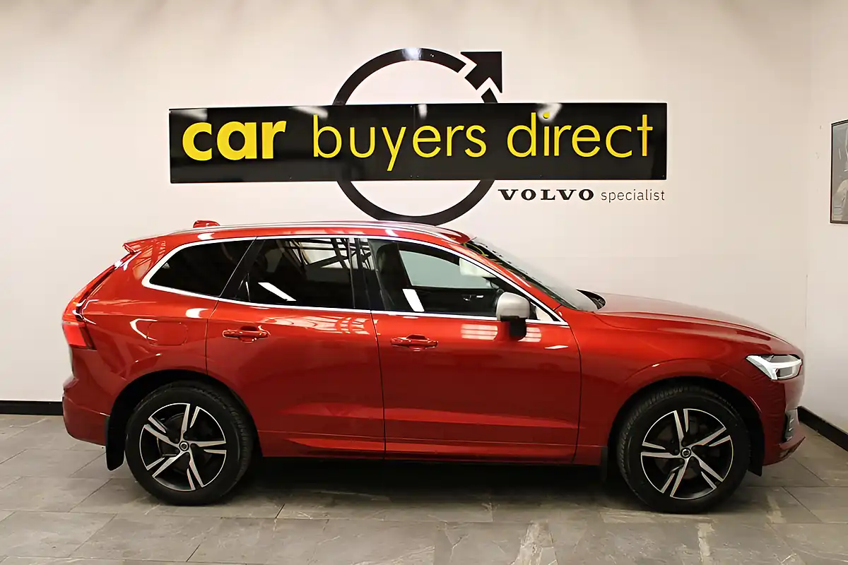 Used 2018 Volvo XC60 R-Design Red - Interior and Exterior details 8