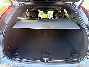 Used 2018 Volvo XC60 R-Design Silver - Interior and Exterior details 16