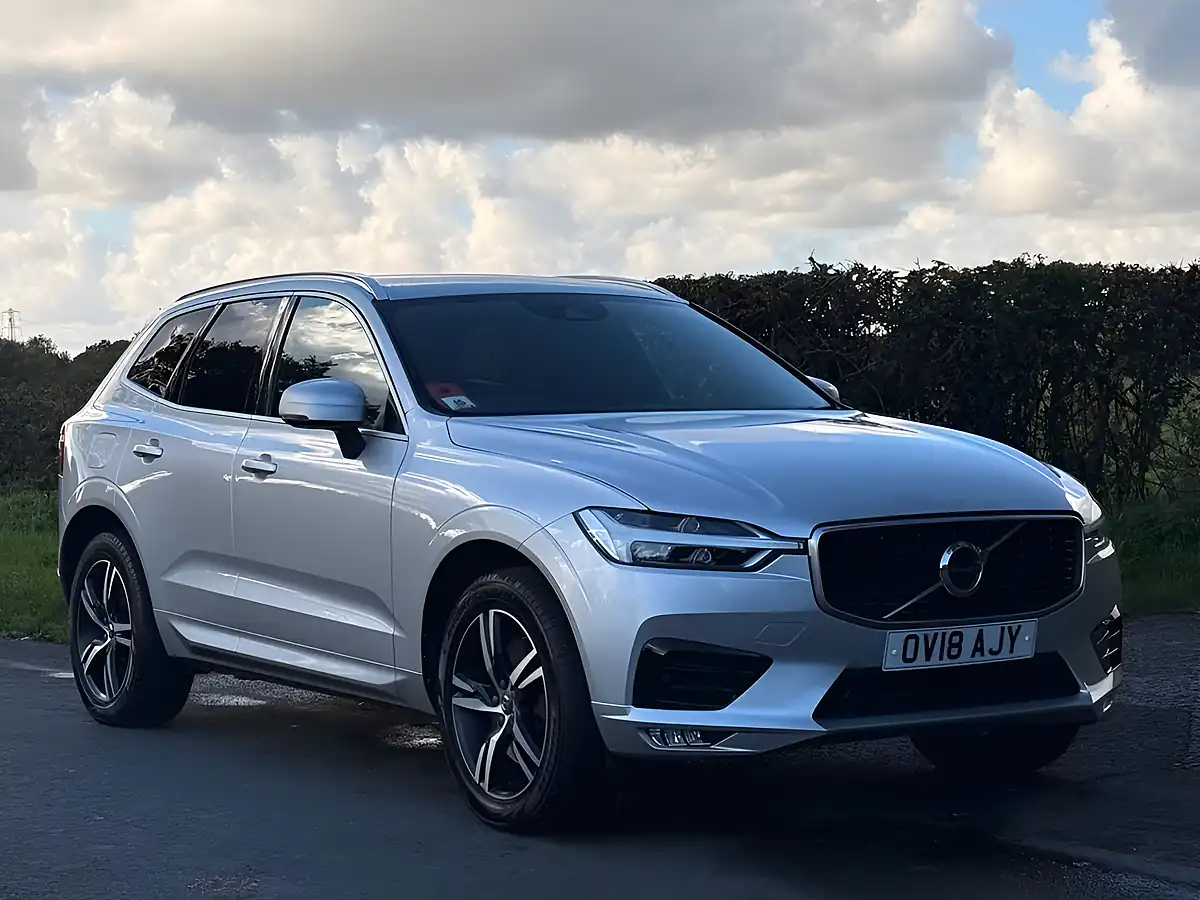 Used 2018 Volvo XC60 R-Design Silver - Interior and Exterior details 3
