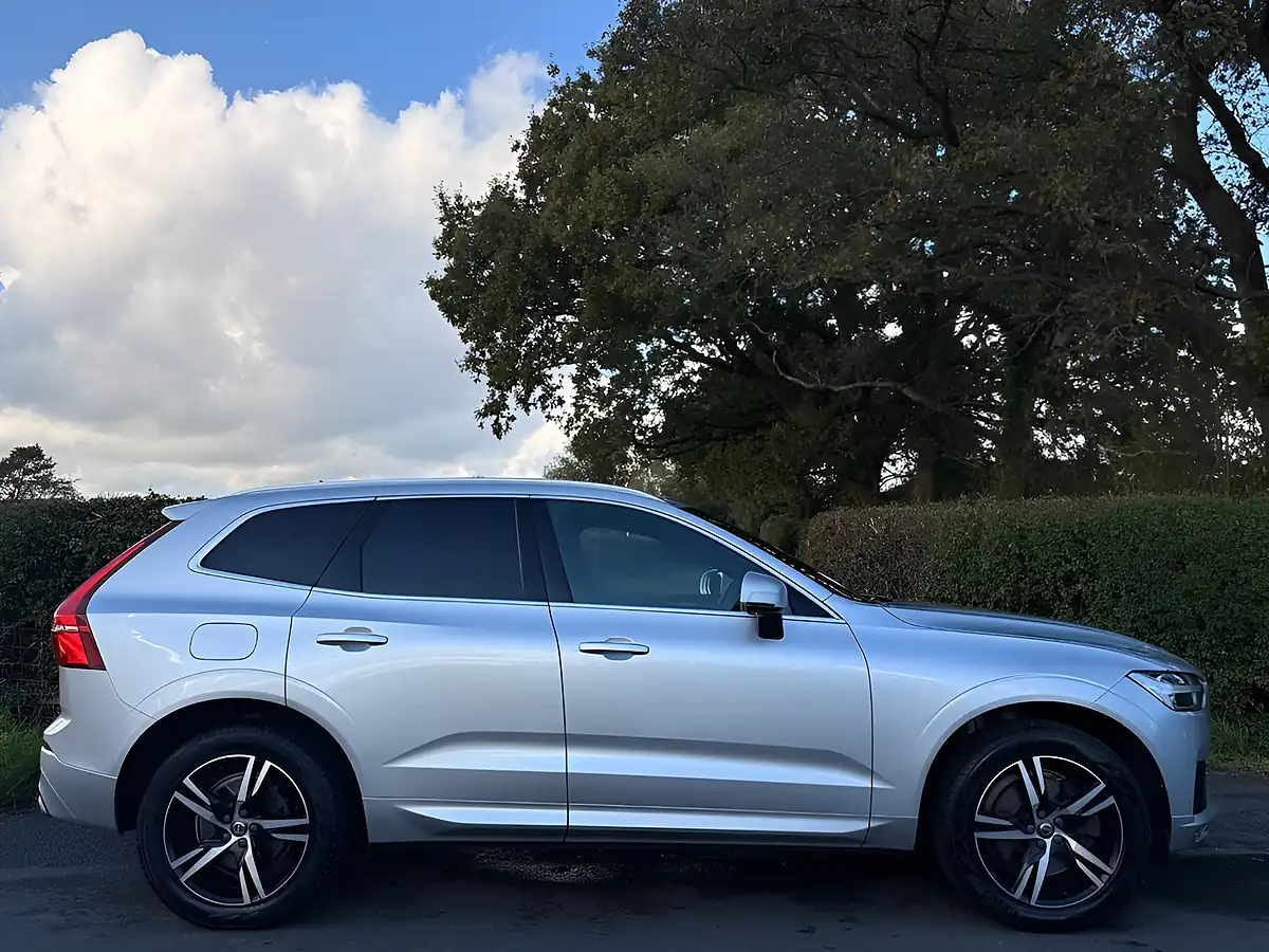 Used 2018 Volvo XC60 R-Design Silver - Interior and Exterior details 5