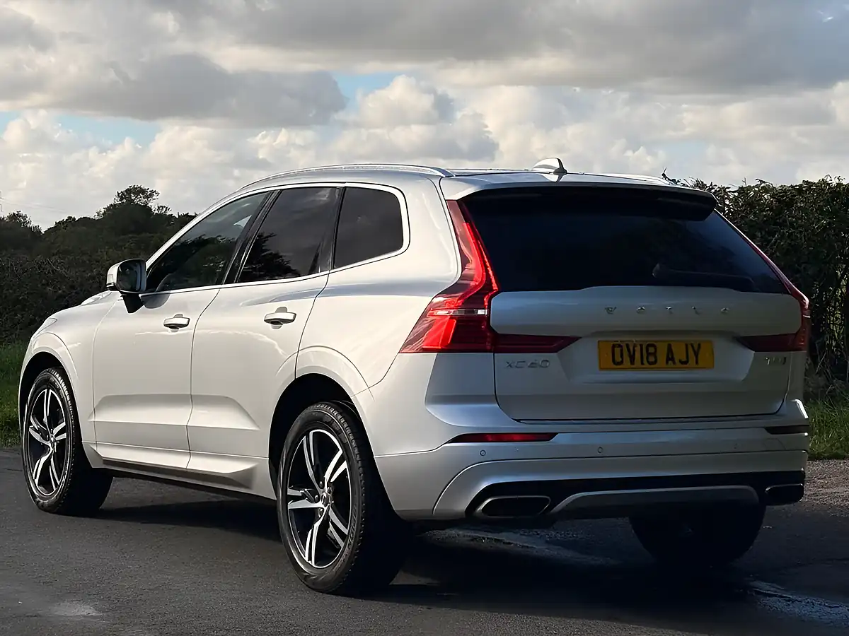 Used 2018 Volvo XC60 R-Design Silver - Interior and Exterior details 6