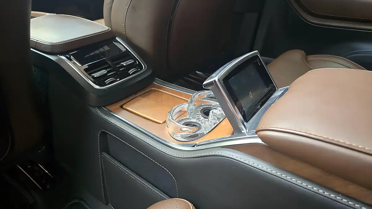 Used 2018 Volvo XC90 Excellence Grey - Interior and Exterior details 16