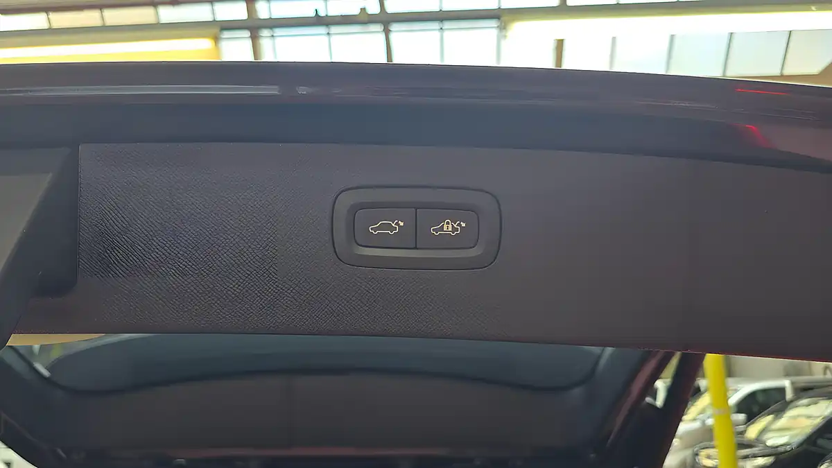 Used 2018 Volvo XC90 Excellence Grey - Interior and Exterior details 18