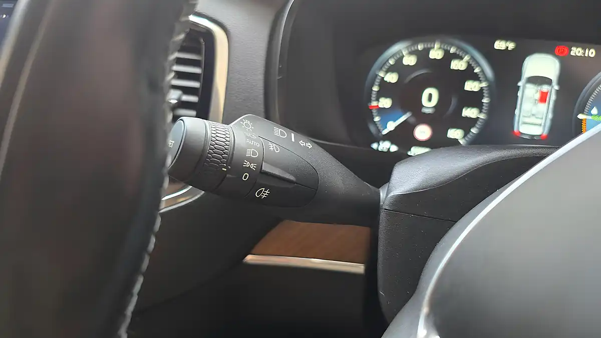 Used 2018 Volvo XC90 Excellence Grey - Interior and Exterior details 7