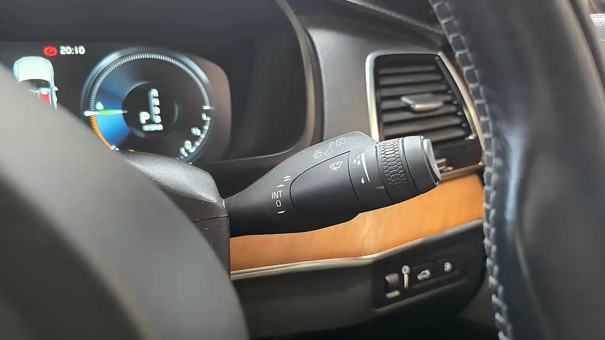Used 2018 Volvo XC90 Excellence Grey - Interior and Exterior details 8