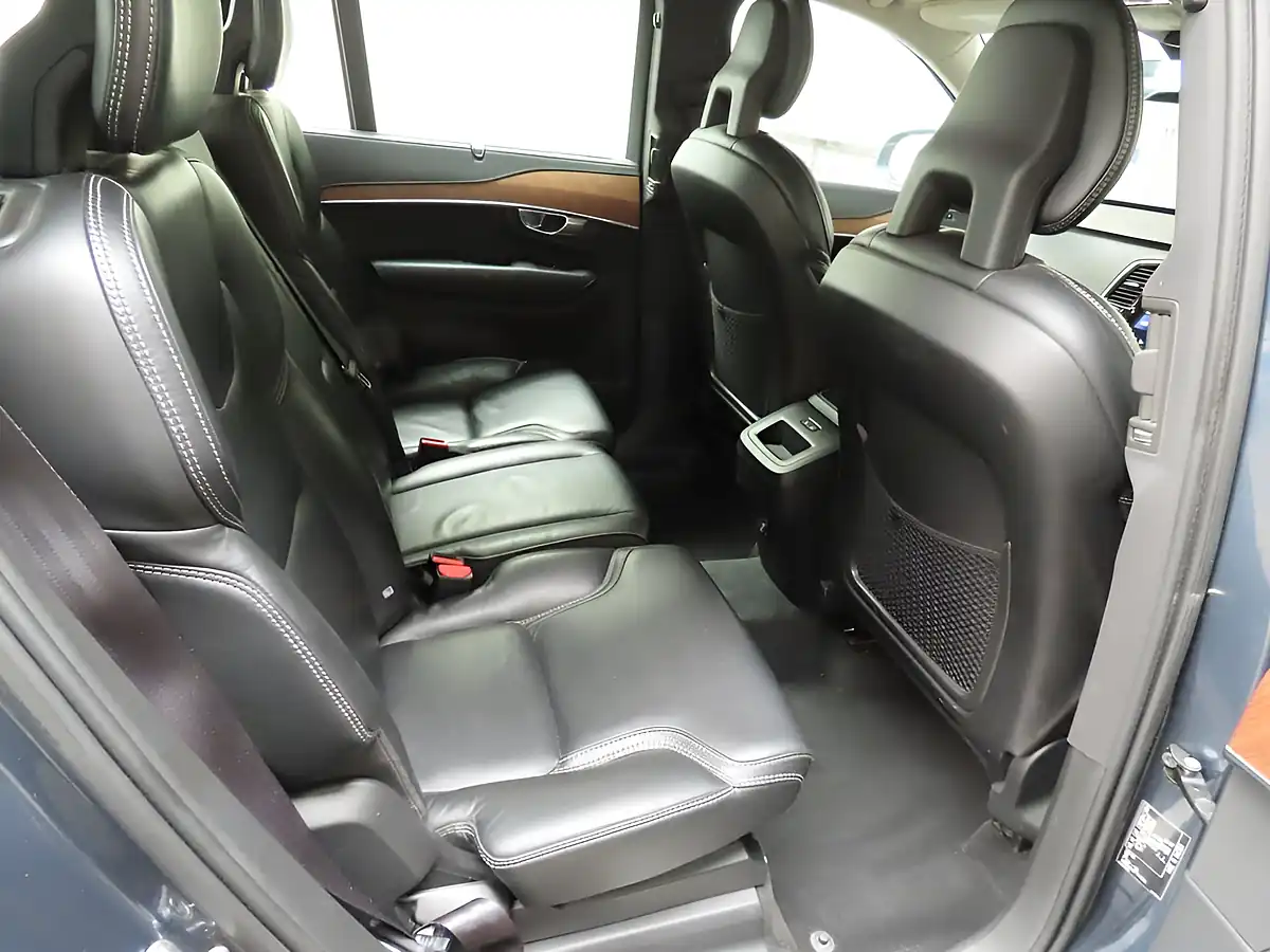 Used 2018 Volvo XC90 Inscription Denim Blue - Interior and Exterior details 4