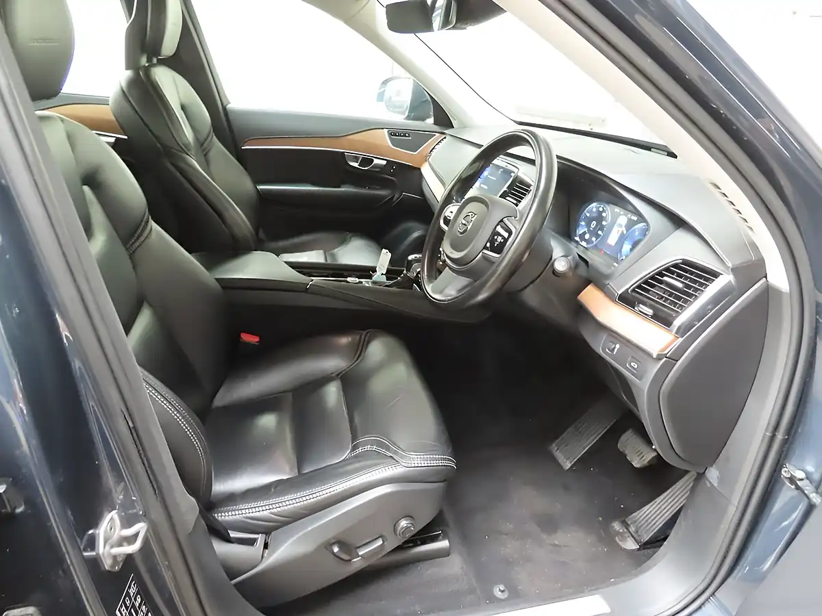 Used 2018 Volvo XC90 Inscription Denim Blue - Interior and Exterior details 5