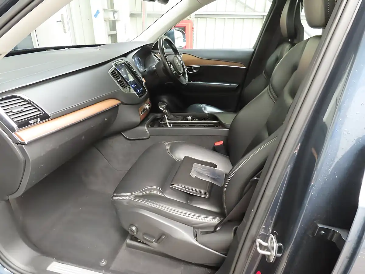 Used 2018 Volvo XC90 Inscription Denim Blue - Interior and Exterior details 6