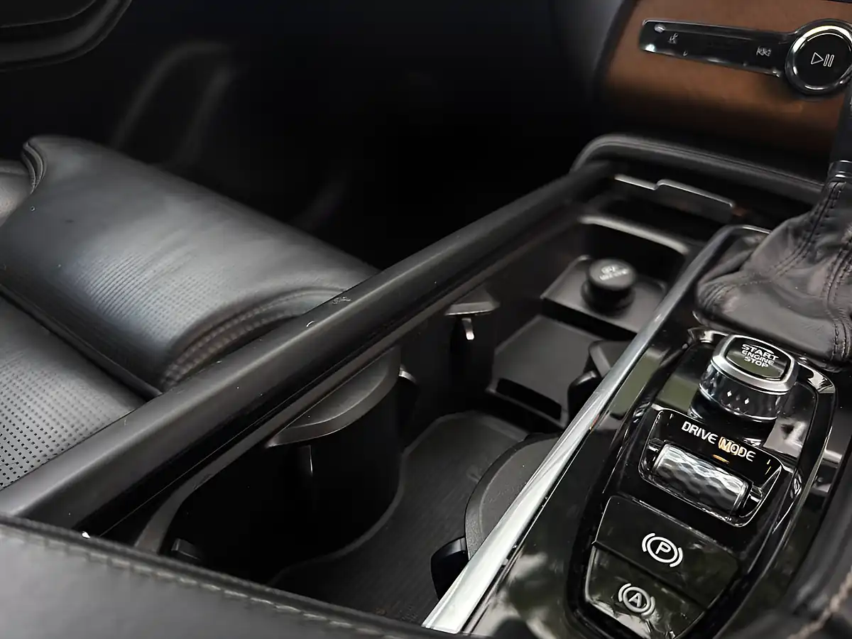 Used 2018 Volvo Xc90 Inscription Pro Grey - Interior and Exterior details 16