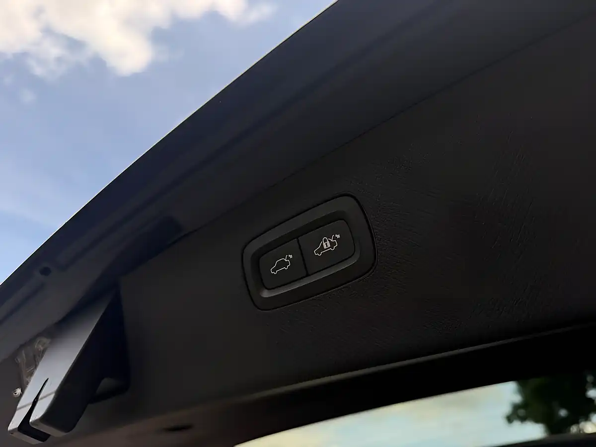 Used 2018 Volvo Xc90 Inscription Pro Grey - Interior and Exterior details 19
