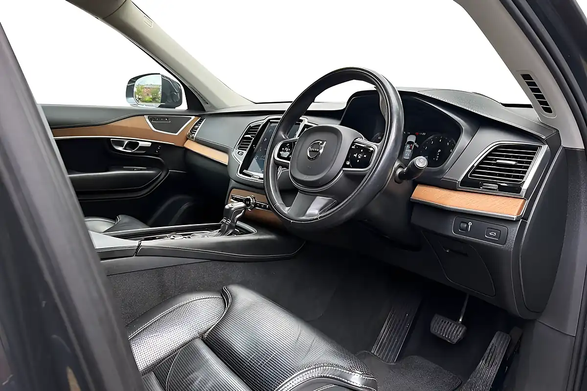Used 2018 Volvo Xc90 Inscription Pro Grey - Interior and Exterior details 9