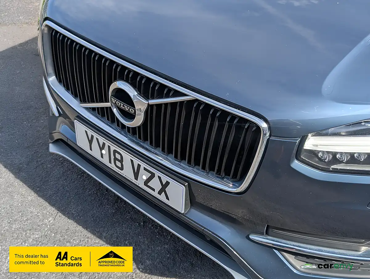 Used 2018 Volvo XC90 Momentum Denim Blue - Interior and Exterior details 5