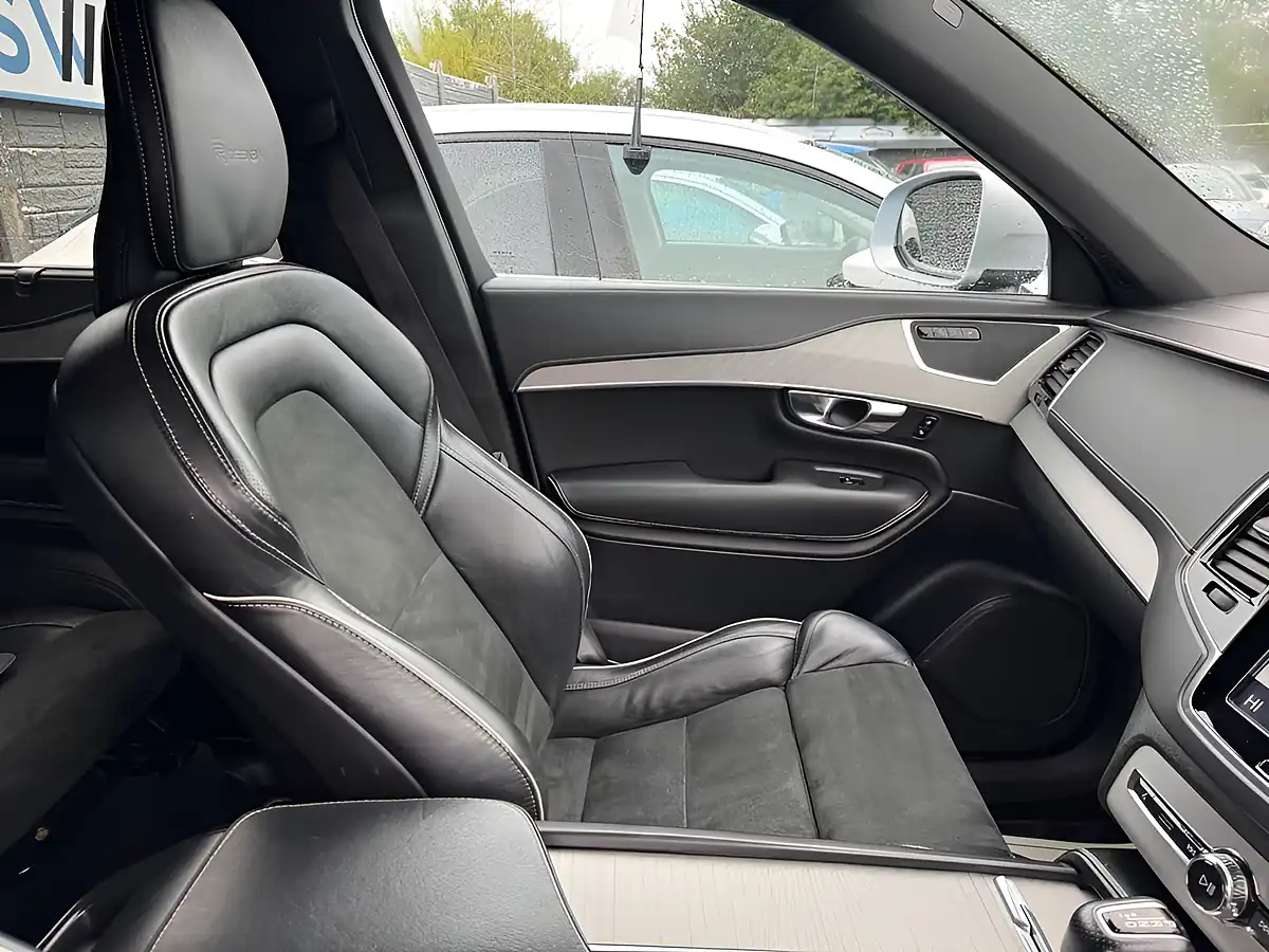 Used 2018 Volvo XC90 R-Design Blue - Interior and Exterior details 13