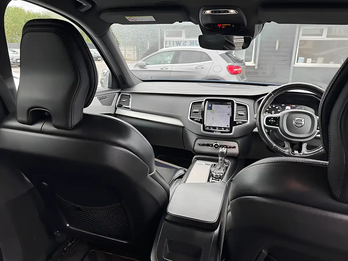 Used 2018 Volvo XC90 R-Design Blue - Interior and Exterior details 17