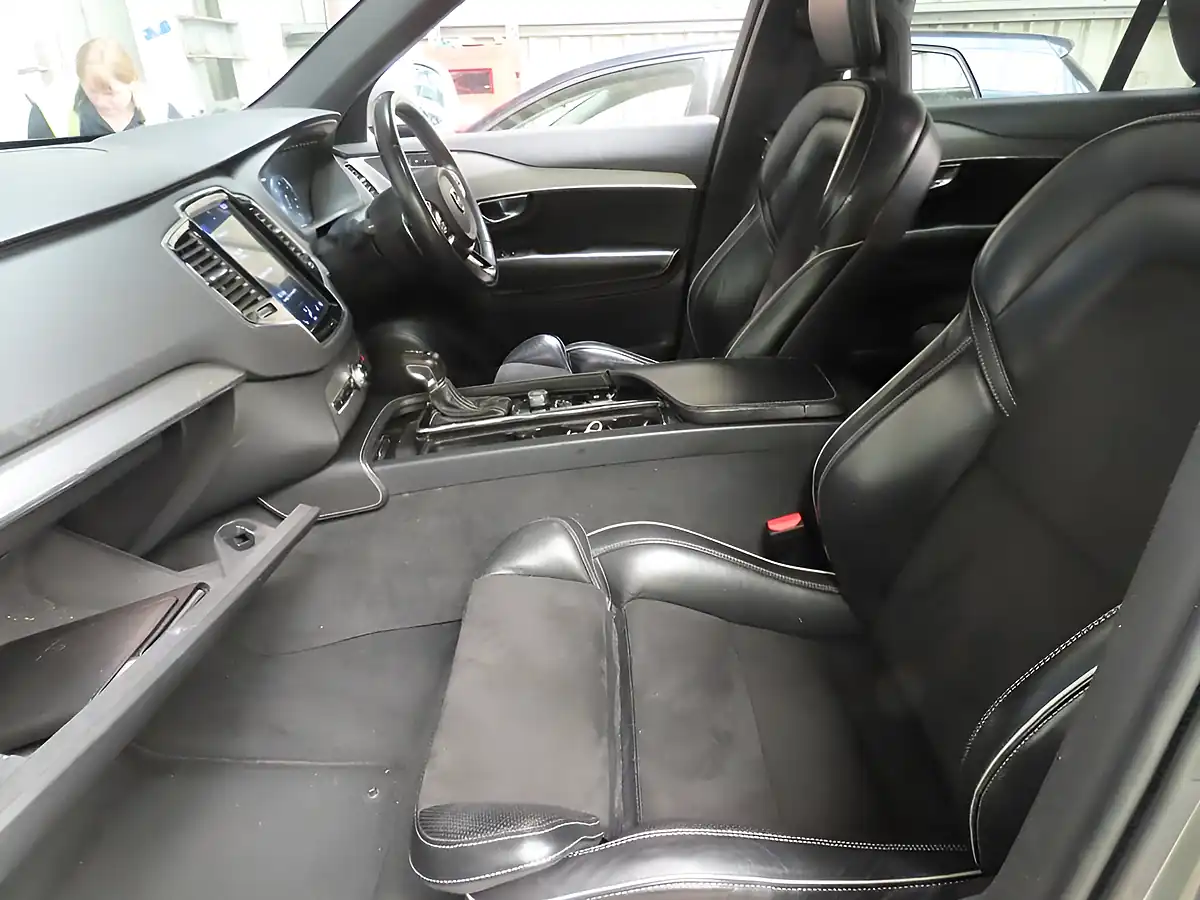 Used 2018 Volvo XC90 R-Design Grey - Interior and Exterior details 6