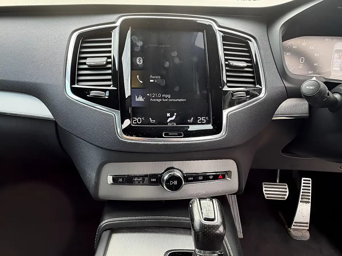 Used 2018 Volvo Xc90 R-Design Grey - Interior and Exterior details 10