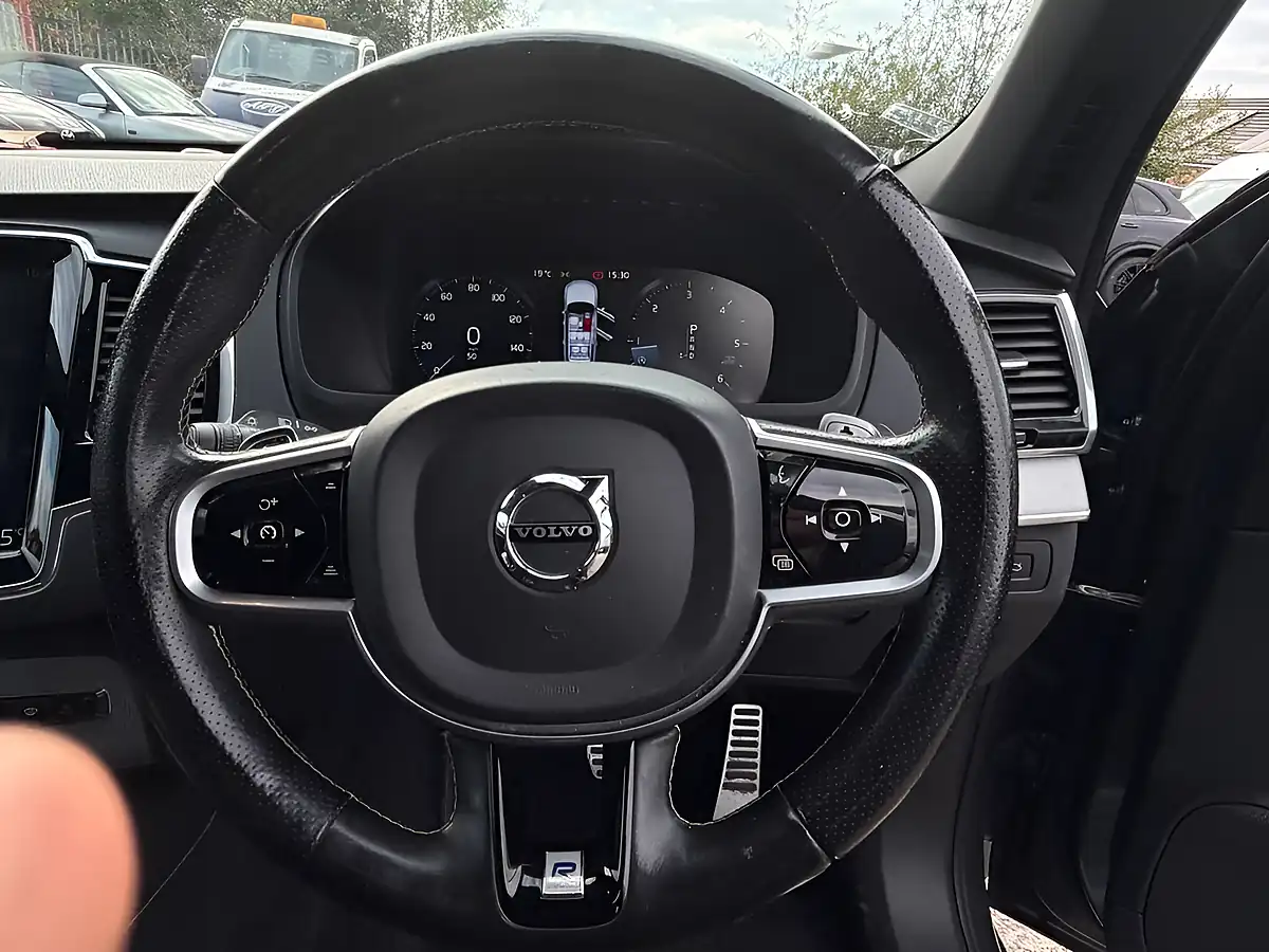 Used 2018 Volvo Xc90 R-Design Grey - Interior and Exterior details 9