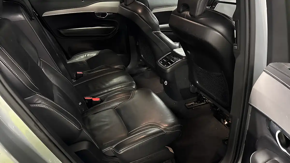 Used 2018 Volvo XC90 R-Design Silver - Interior and Exterior details 19