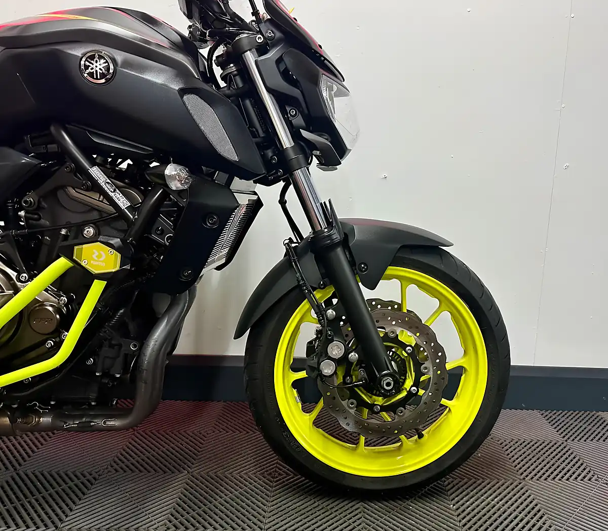 Used 2018 Yamaha MT-07 Abs Hyper-Naked Grey - Interior and Exterior details 10