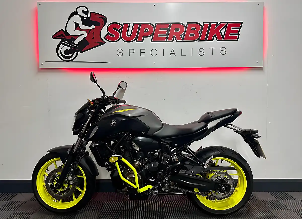 Used 2018 Yamaha MT-07 Abs Hyper-Naked Grey - Interior and Exterior details 11