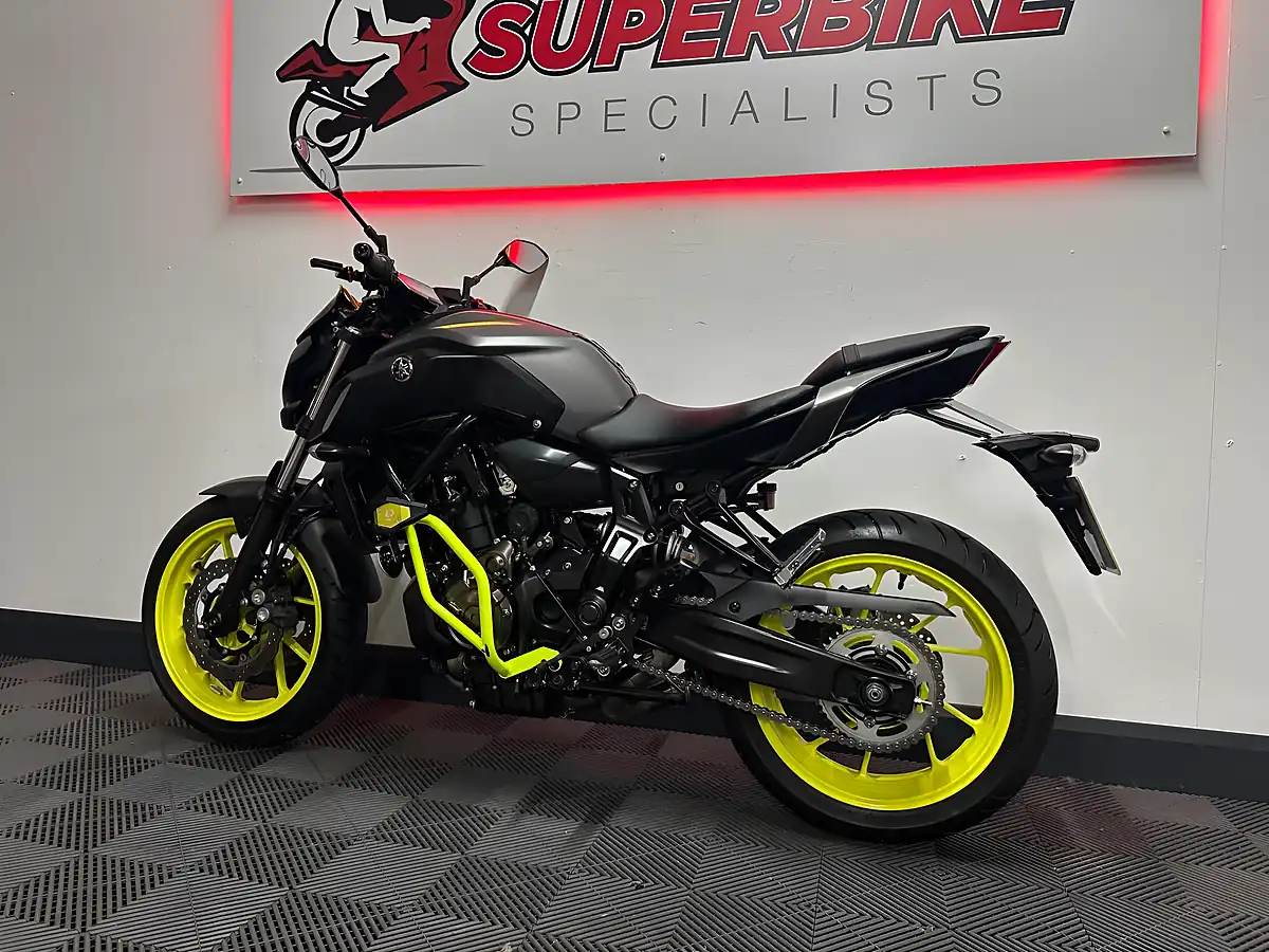 Used 2018 Yamaha MT-07 Abs Hyper-Naked Grey - Interior and Exterior details 13