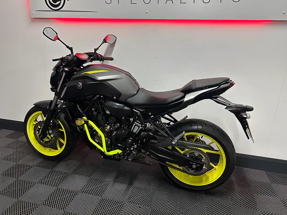 Used 2018 Yamaha MT-07 Abs Hyper-Naked Grey - Interior and Exterior details 14