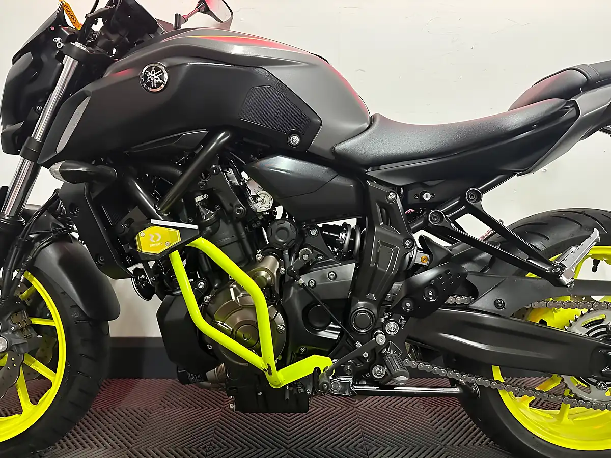 Used 2018 Yamaha MT-07 Abs Hyper-Naked Grey - Interior and Exterior details 16