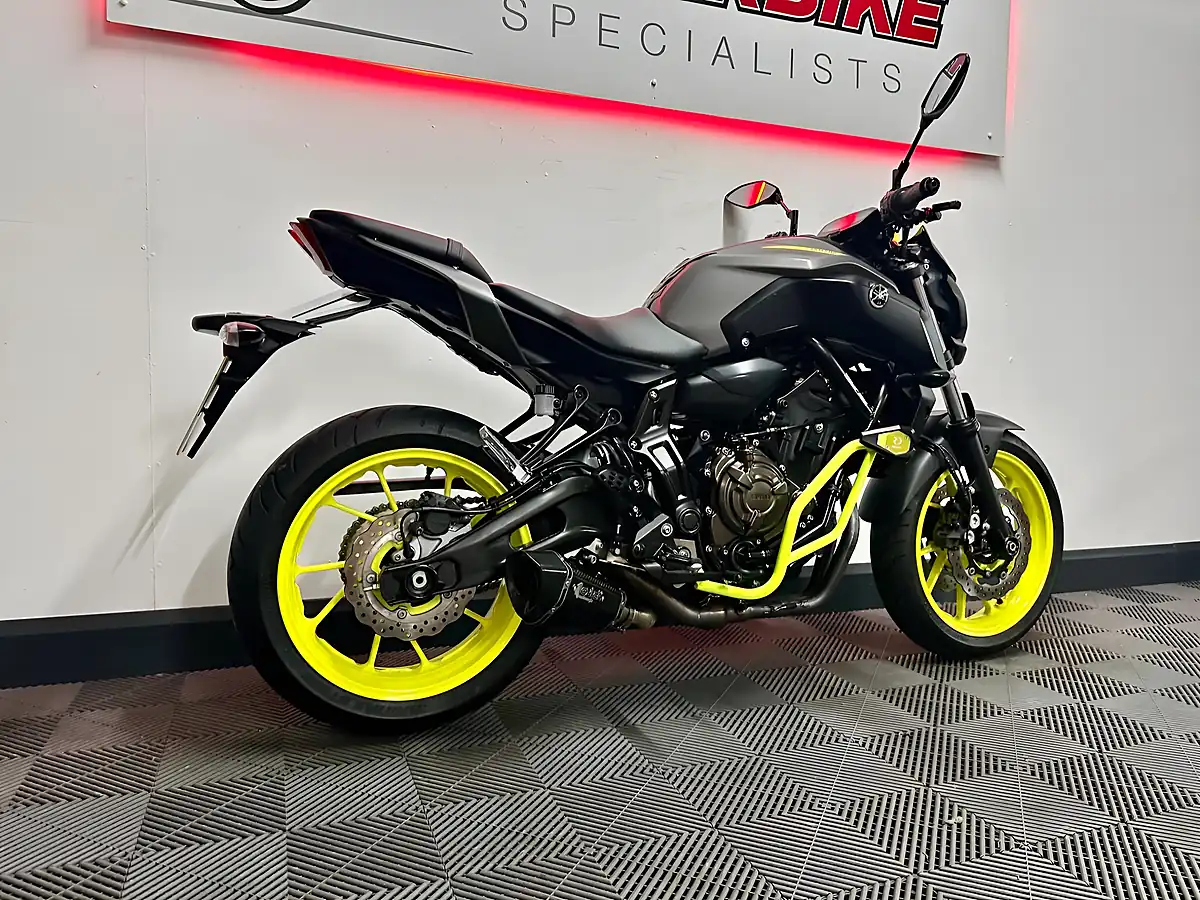 Used 2018 Yamaha MT-07 Abs Hyper-Naked Grey - Interior and Exterior details 5