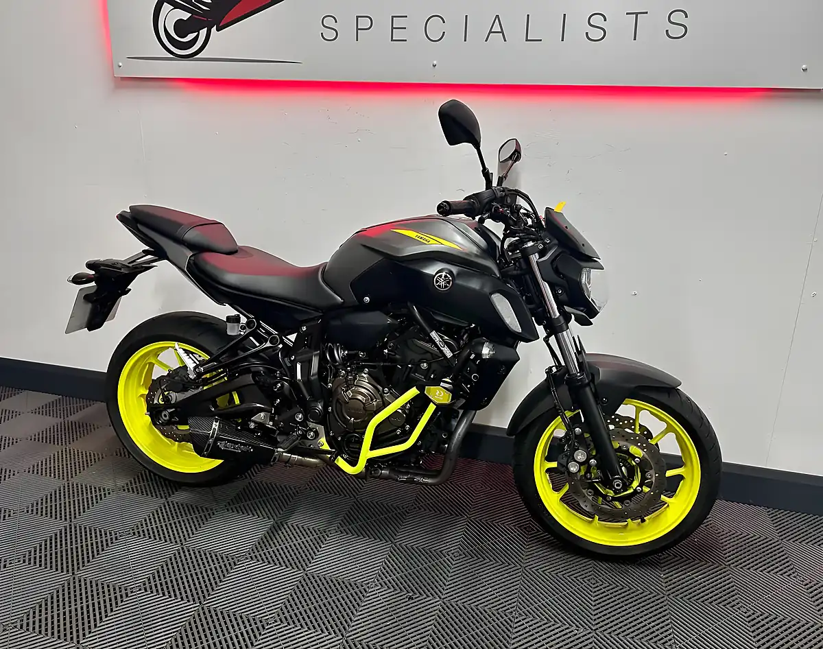 Used 2018 Yamaha MT-07 Abs Hyper-Naked Grey - Interior and Exterior details 6