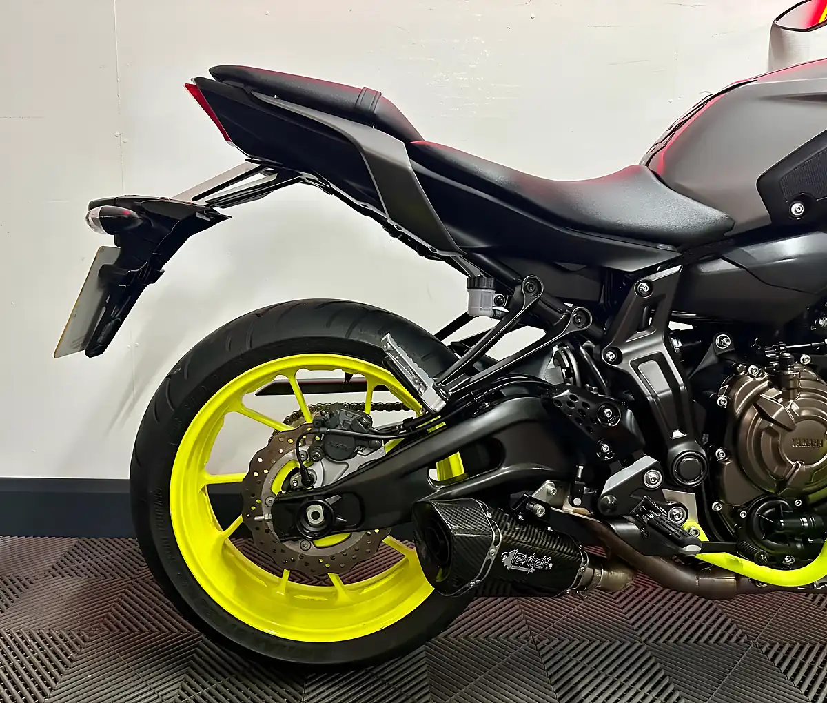 Used 2018 Yamaha MT-07 Abs Hyper-Naked Grey - Interior and Exterior details 9