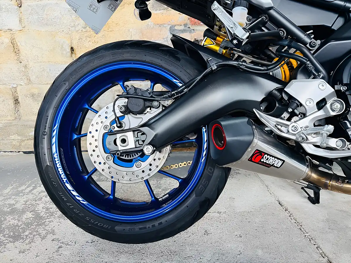 Used 2018 Yamaha MT-09 Sp Black - Interior and Exterior details 10