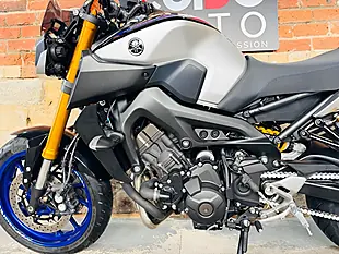 Used 2018 Yamaha MT-09 Sp Black - Interior and Exterior details 16