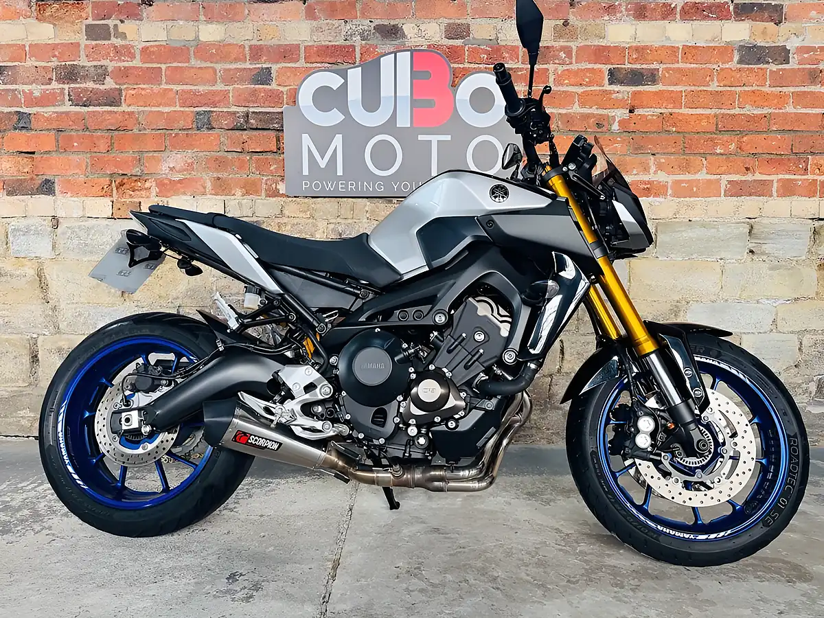 Used 2018 Yamaha MT-09 Sp Black - Interior and Exterior details 2