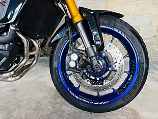 Used 2018 Yamaha MT-09 Sp Black - Interior and Exterior details 5