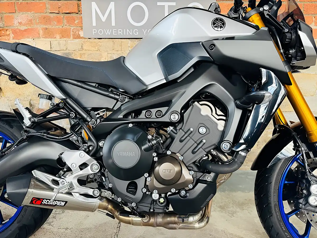 Used 2018 Yamaha MT-09 Sp Black - Interior and Exterior details 7