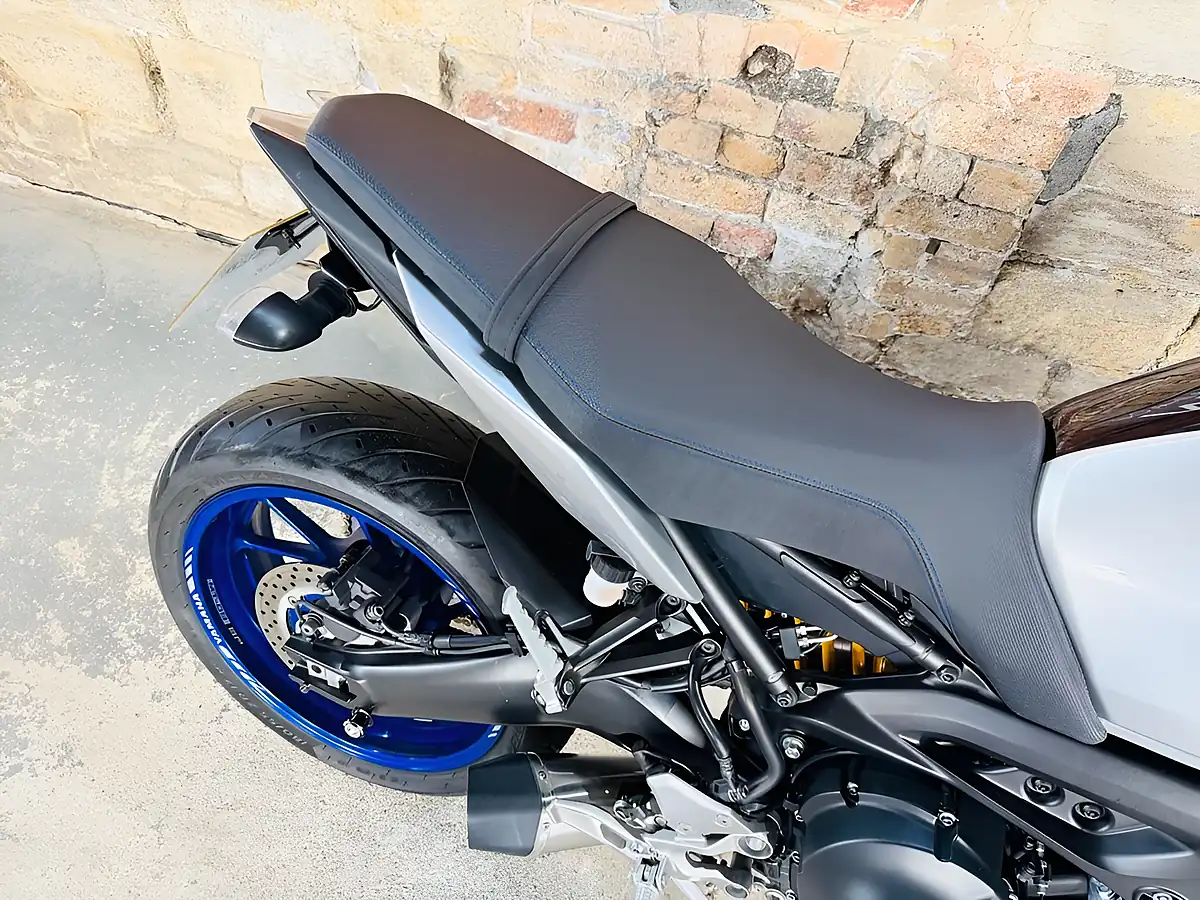 Used 2018 Yamaha MT-09 Sp Black - Interior and Exterior details 9