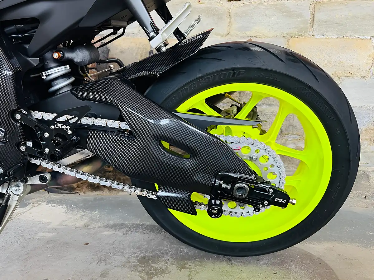 Used 2018 Yamaha R1 Stealth Black - Interior and Exterior details 17