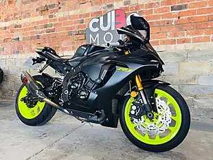 Used 2018 Yamaha R1 Stealth Black - Interior and Exterior details 3