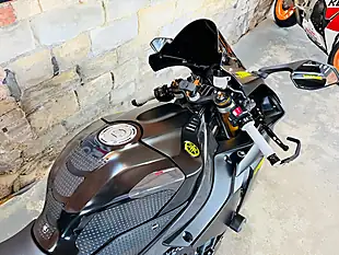 Used 2018 Yamaha R1 Stealth Black - Interior and Exterior details 8