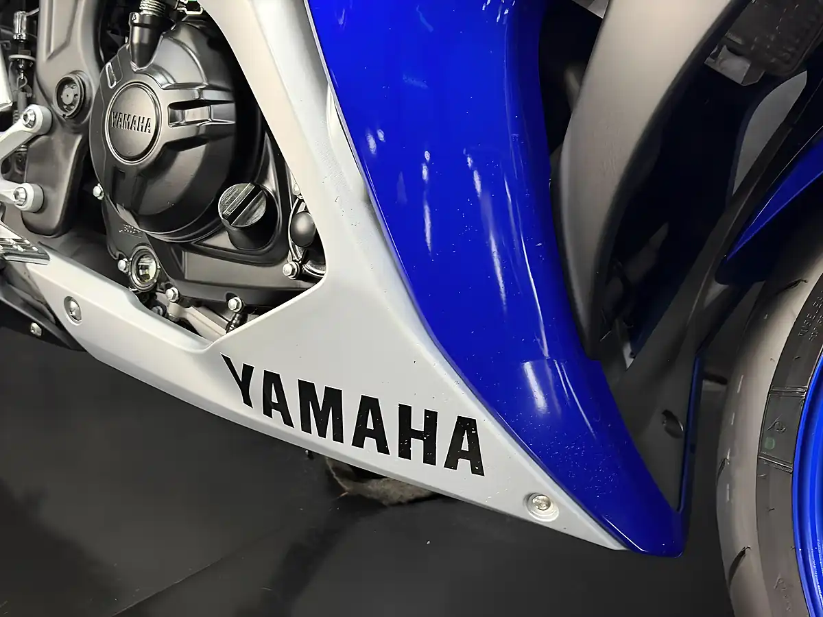 Used 2018 Yamaha R3 Abs Blue - Interior and Exterior details 14
