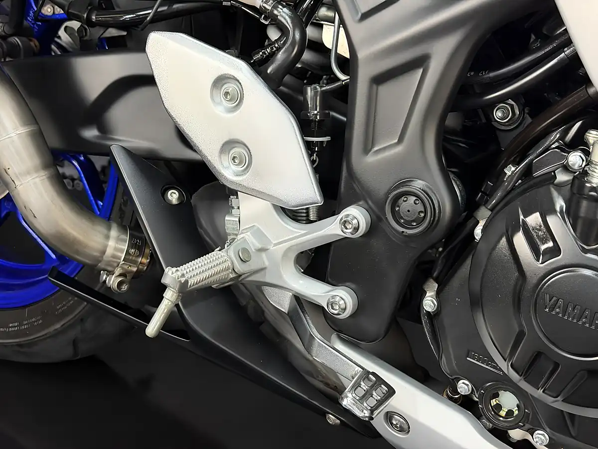 Used 2018 Yamaha R3 Abs Blue - Interior and Exterior details 17