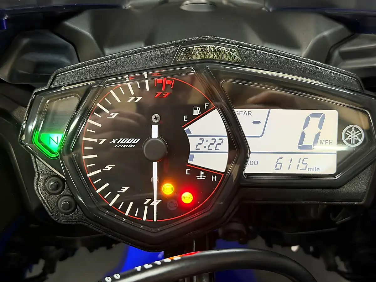 Used 2018 Yamaha R3 Abs Blue - Interior and Exterior details 3