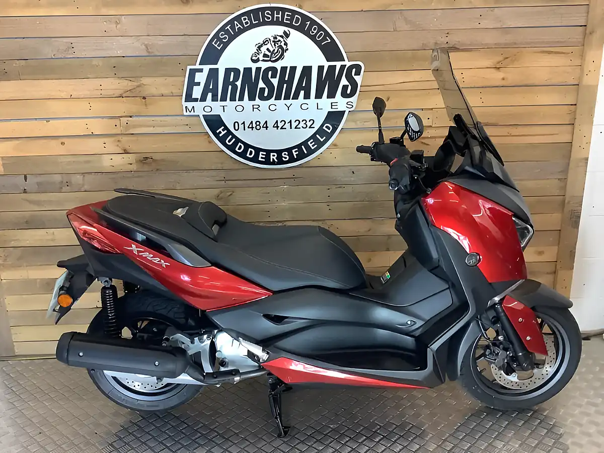 Used 2018 Yamaha X-Max Red - Front View