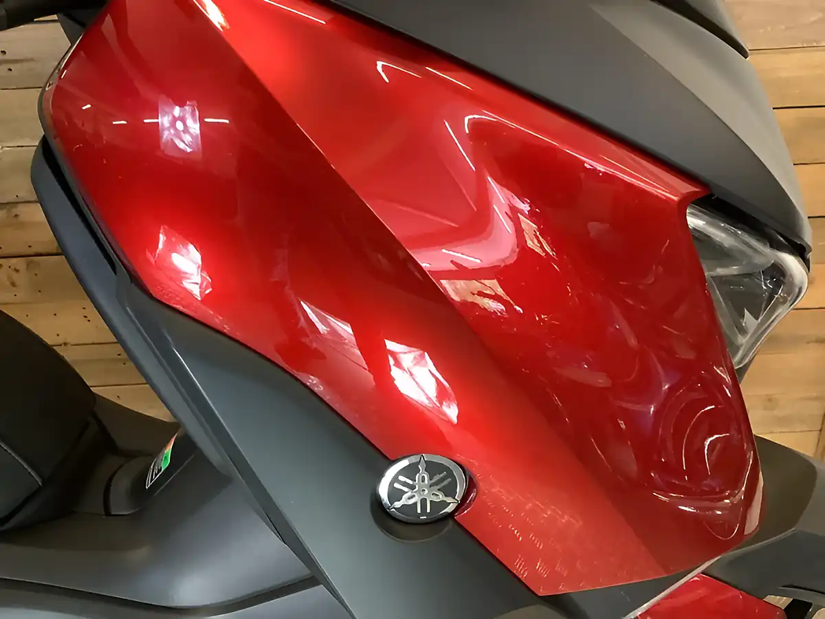 Used 2018 Yamaha X-Max Red - Interior and Exterior details 12