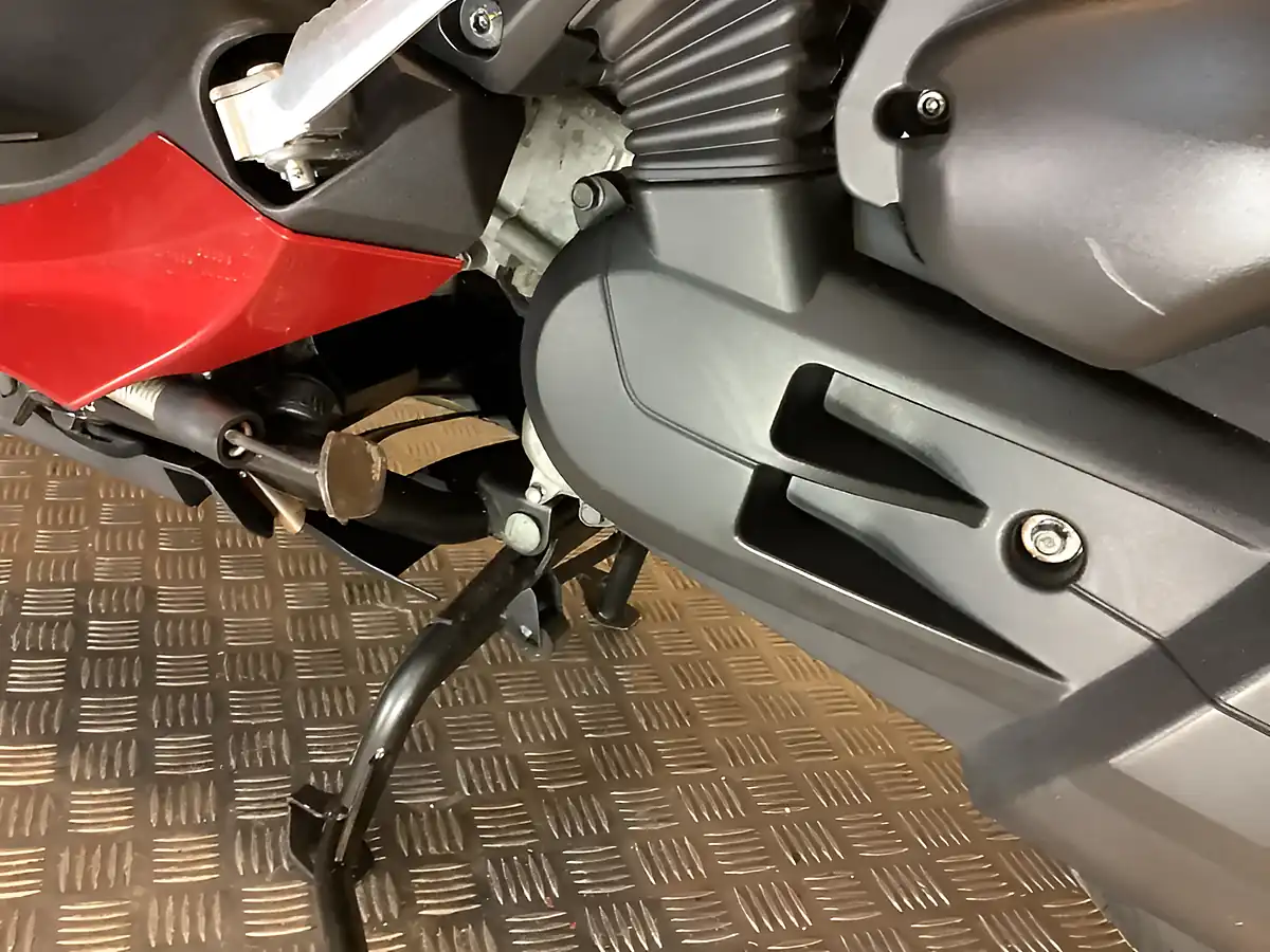 Used 2018 Yamaha X-Max Red - Interior and Exterior details 14