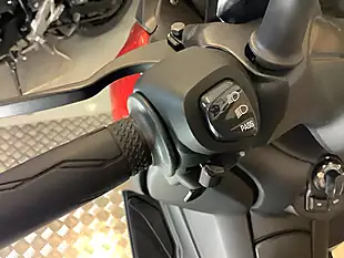 Used 2018 Yamaha X-Max Red - Interior and Exterior details 15