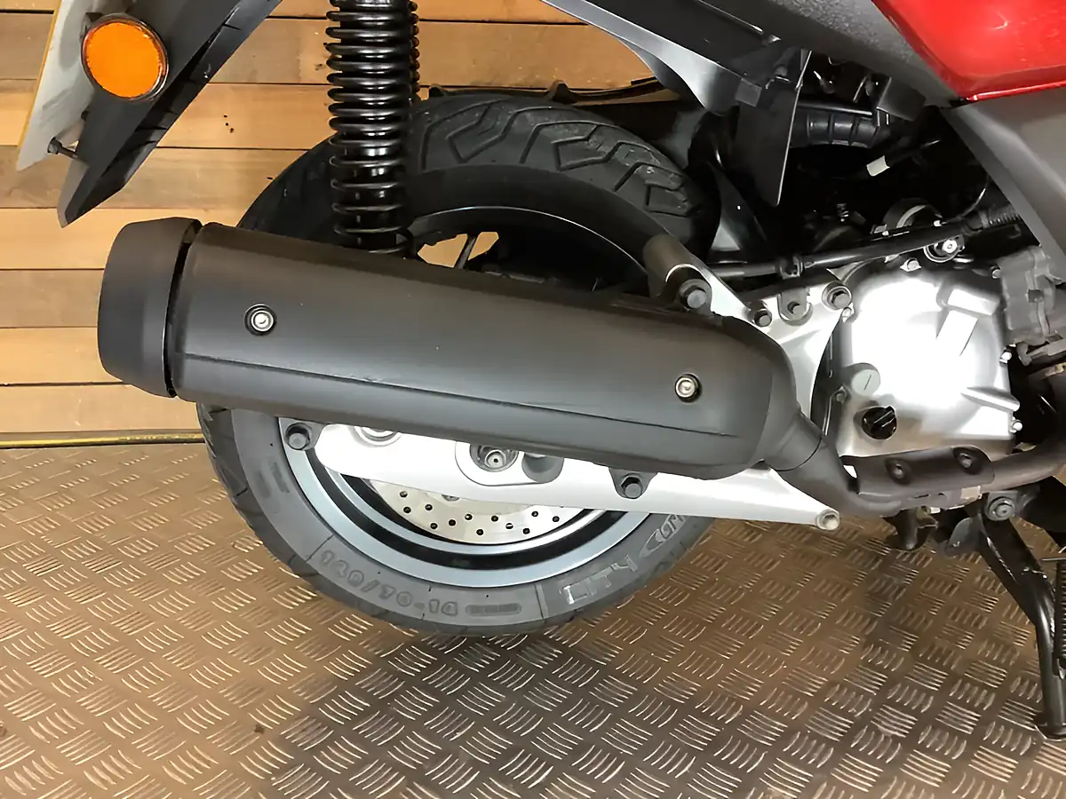 Used 2018 Yamaha X-Max Red - Interior and Exterior details 18