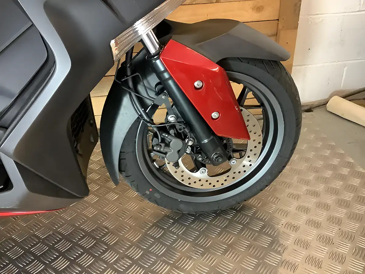 Used 2018 Yamaha X-Max Red - Interior and Exterior details 20