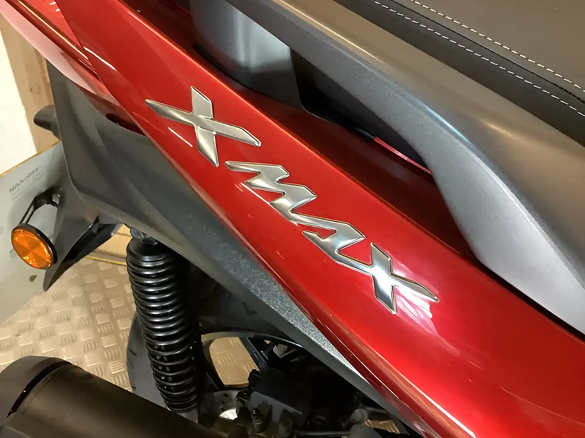 Used 2018 Yamaha X-Max Red - Interior and Exterior details 7