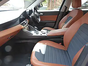 Used 2019 Alfa Romeo Giulia Super Blue - Interior and Exterior details 10